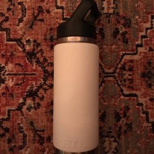 Yeti 32oz White Rambler Bottle